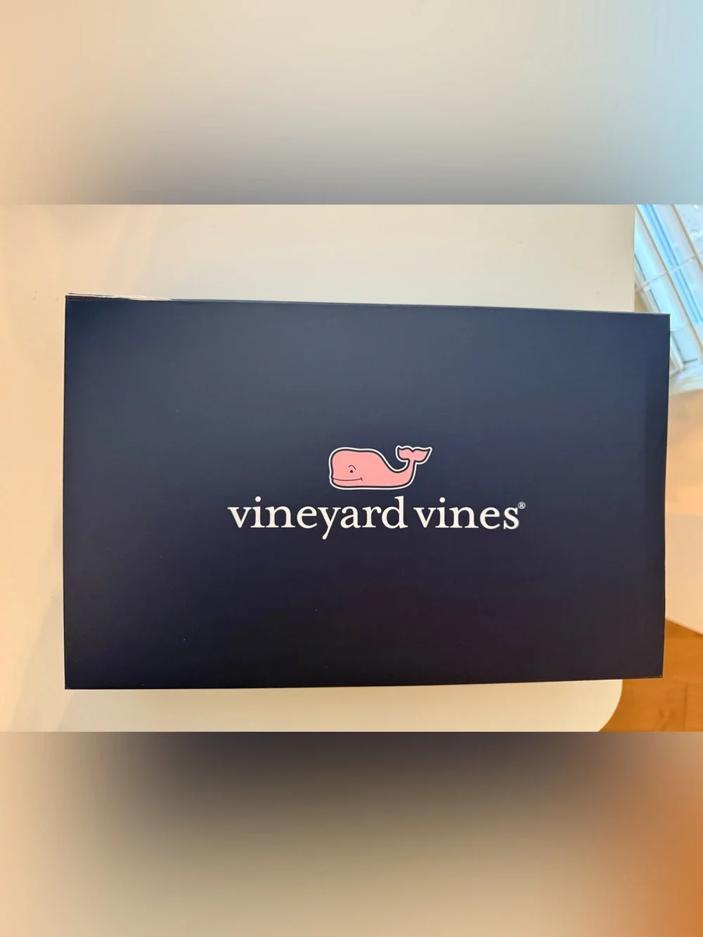 Vineyard Vines gift box + Tissue paper and logo seal